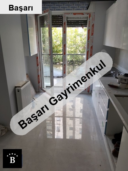 Başarı'dan erenköy'de net 82 mt2 tesli̇me hazir kullanişli 3+1