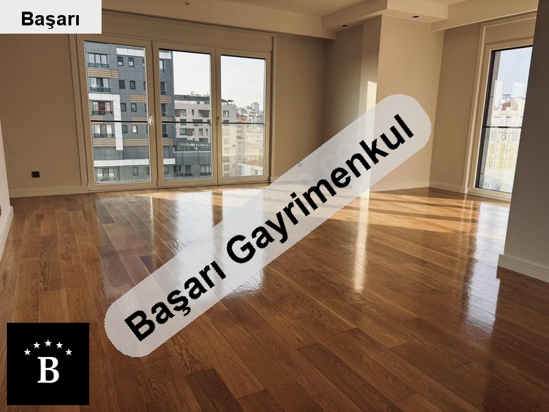 Başarı'dan ethemefendi̇ cad günli̇kli̇ havuzlu  150 m2 dai̇re