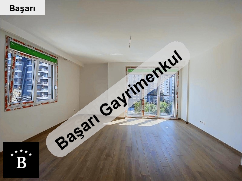 Başarı'dan erenköy'de marmaray'a 5dk mesafede sifir 3+1 dai̇re