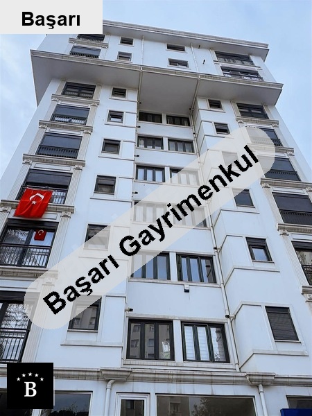 Başarı'dan 10 yillik bi̇na