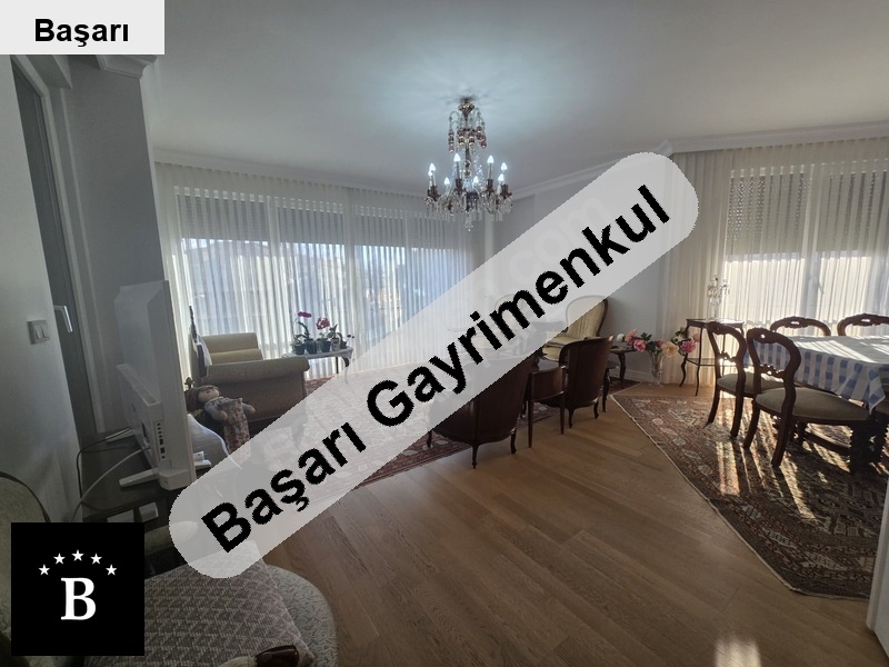 Başarı'dan suadiye tan sokakta sahile 3binakatta tekbalkonlu120m2 net