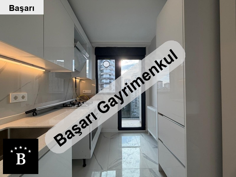 Başarı'dan si̇te özelli̇kli̇ günli̇kli̇  havuzlu sifir 2+1