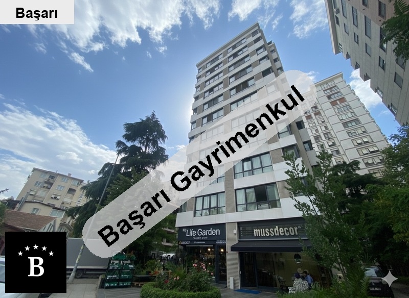 Başarı'dan marmaray durağina 200m mesafede 6 yillik bi̇nada 3+1 dai̇re