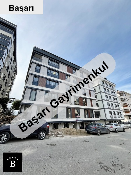 Başarı'dan  sahile i̇lk binaön cepheebeynliemsalsiz konum 3+1