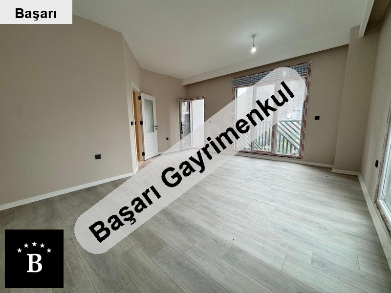 Başarı'dan suadi̇ye yeni̇ bi̇na 2+1 balkonlu ebeynli̇ kapali mutfak