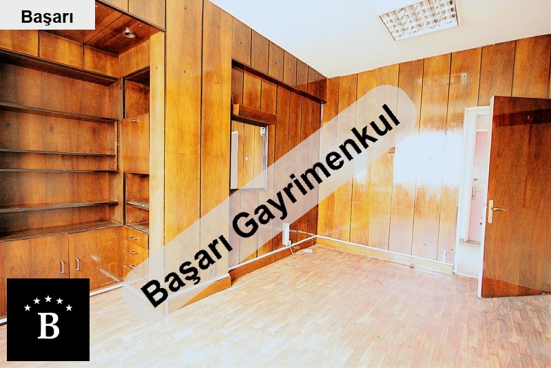 Başarı'dan bahariye cd de teras balkonlu 1+0 büro