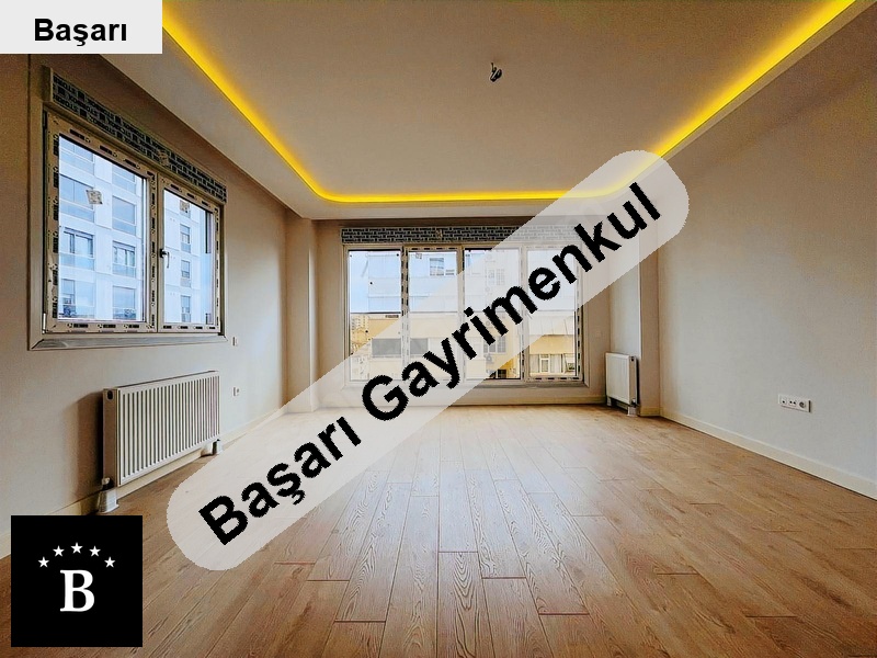 Başarı'dan  sahi̇l'e çok yakin 2025 yapimi ebanyolu balkonlu 115m2