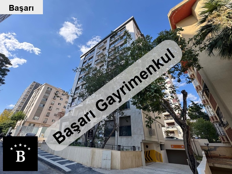 Başarı'dan 2025 yapimi suadi̇ye aydin sokakda marmaraya yürüme 2+1 otoparkli