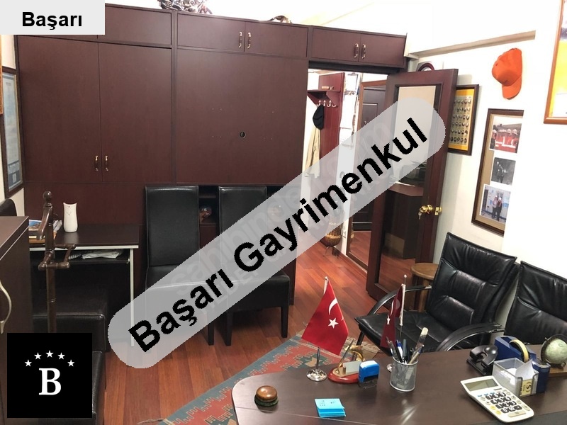 Başarı'dan kadiköy merkezde satilik 25m2 ofi̇s&amp;büro i̇ş haninda