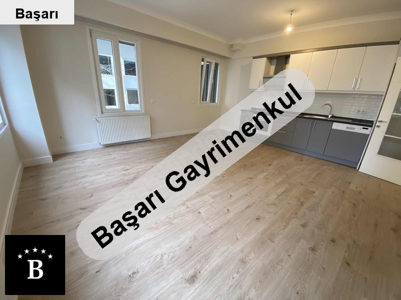 Başarı'dan suadi̇ye'de bağdat'a yakin 85m2 2+1 boş ferah satilik dai̇re