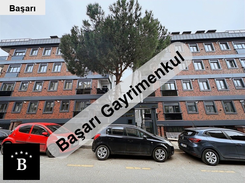 Başarı'dan  kuğu pastanesi̇ arkasinda sifir bi̇nada geni̇ş m2 arakat 3+1