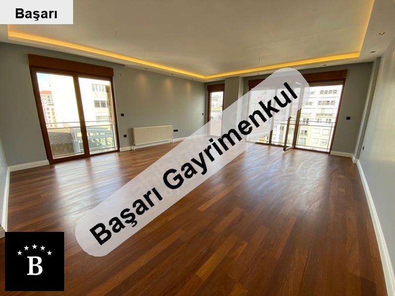 Başarı'dan marmaray  sahile yürüyüş mesafesinde ferah 3+1 satılık daire