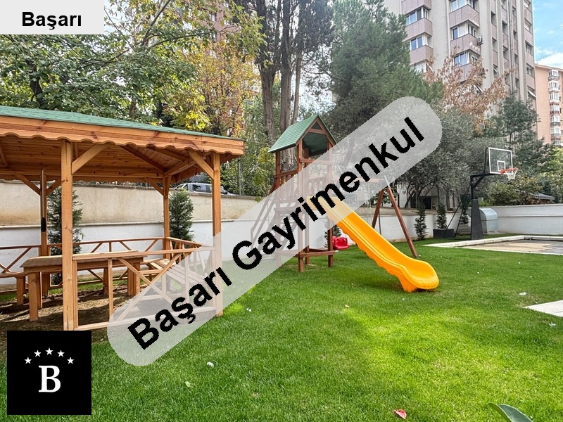 Başarı'dan alternati̇fsi̇z bağdat'a çok yakin 140m2 sifir balkonlu