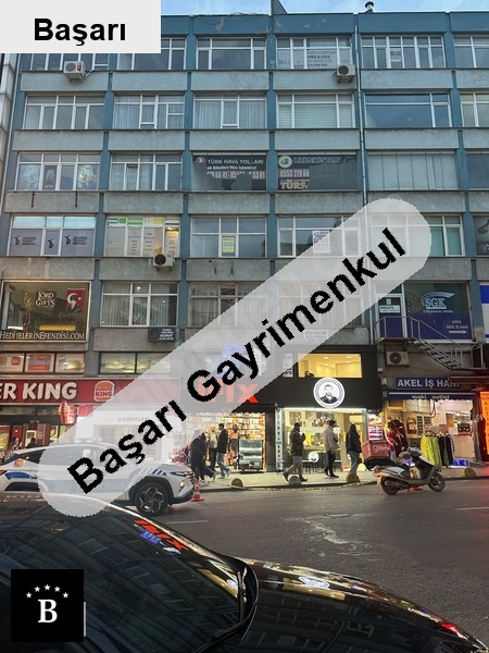 Başarı'dan kadiköy'de boğa meydani'na cepheli̇ satilik ofi̇s