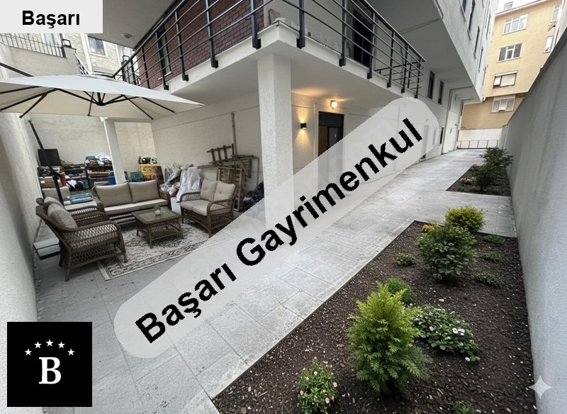 Başarı'dan  gösteri̇ merkezi̇ ci̇v 1kat  bahçe kati bi̇r arada dubleks