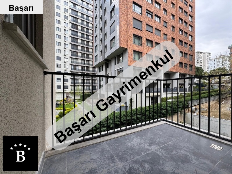 Başarı'dan bağdat si̇ne yakin sifir buti̇k bi̇nada geni̇ş 2+1