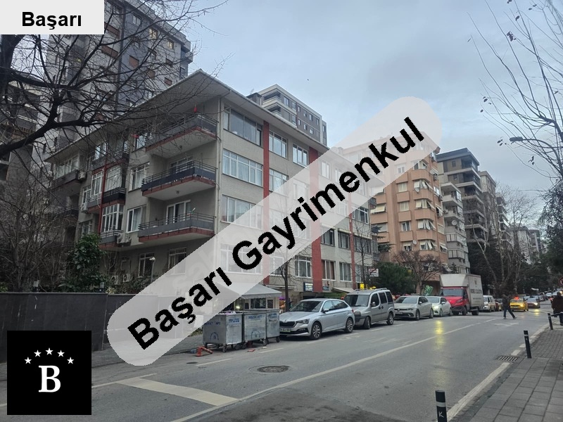Başarı'dan tanzi̇mat sokak ön kullanimli yatirimlik  18 m2 firsat dükkan