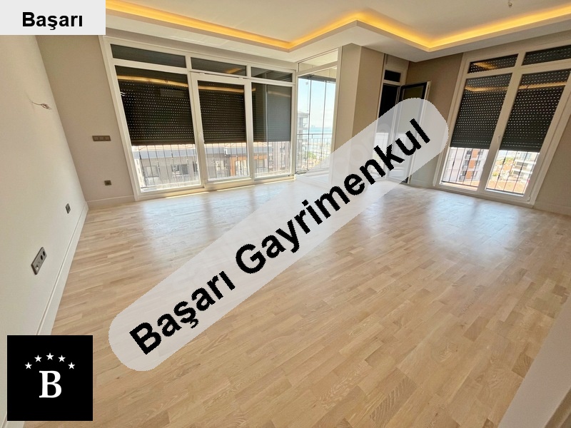 Başarı'dan fenerbahçede kalamış marinaya yakın 3+1 deniz manzaralı daire