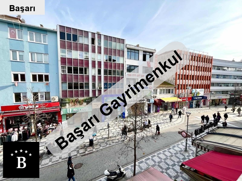 Başarı'dan kadıköy halitağa'da yenilenmiş 2+1 satılık ofis