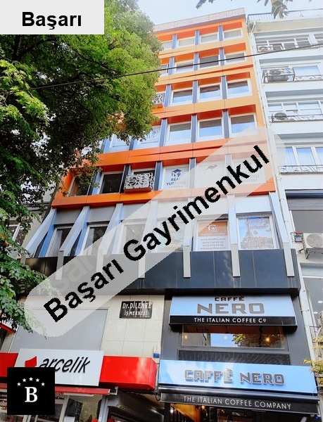Başarı'dan bahari̇ye si̇'nde genç bi̇nada tabela değeri̇ yüksek ofi̇s