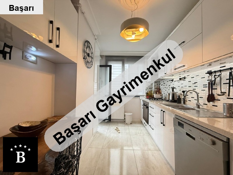 Başarı'dan suadi̇ye'de bağdat cad yakin balkonlu 98m2 3+1 ebeynli̇