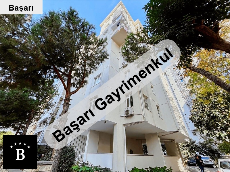 Başarı'dan suadiye'de ayşeçavuş cd 2bina konumunda bakımlı 90m² 2+1 boş