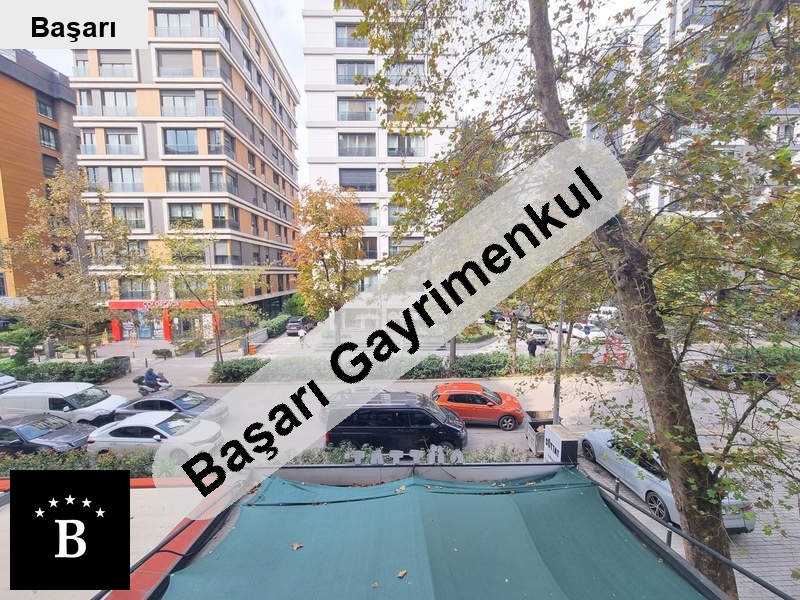 Başarı'dan kadiköy fenerbahçe'de eşsi̇z konumda satilik firsat 3+1 dai̇re