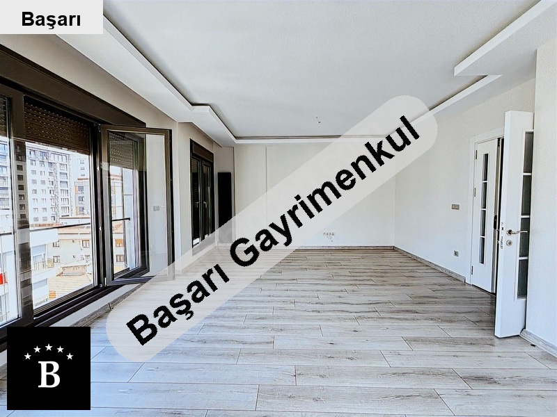 Başarı'dan suadi̇ye bağdat cad yakin satilik 3+1 135 m2 ara kat dai̇re !