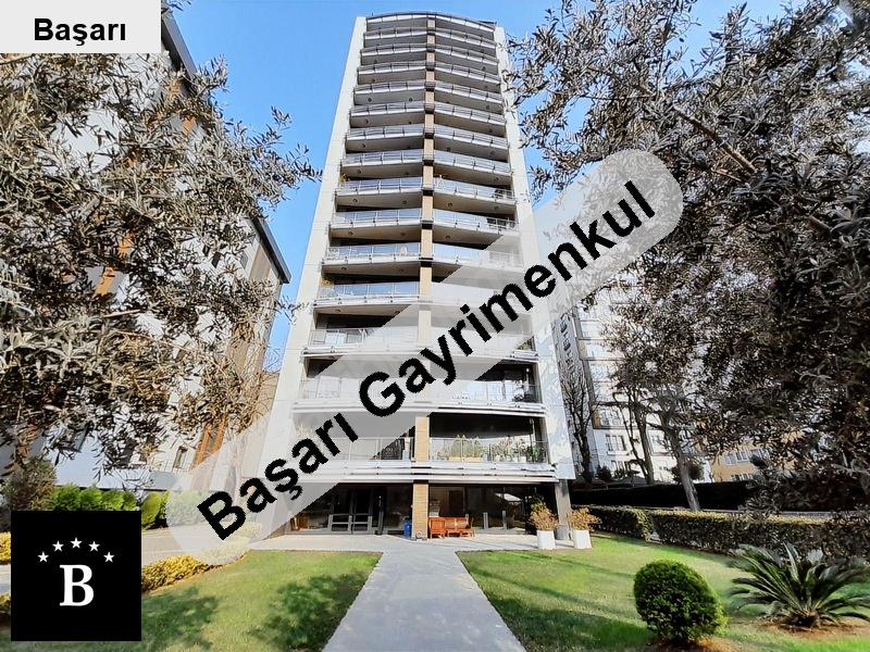 Başarı'dan fenerbahçe'nin en güzel bi̇nasinda satilik 4+1 dai̇re