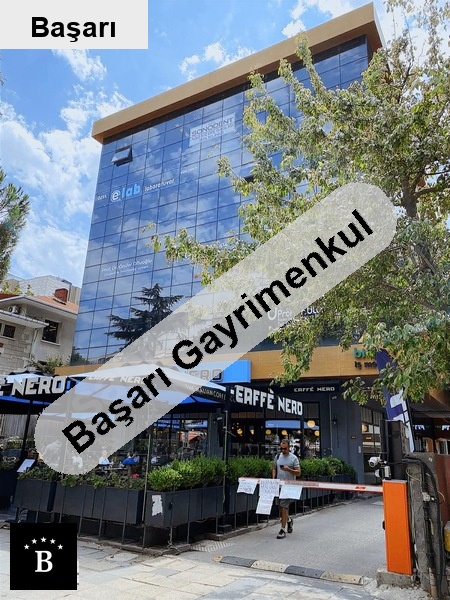 Başarı'dan bağdat si üzerinde iş merkezinde satılık ofis katı