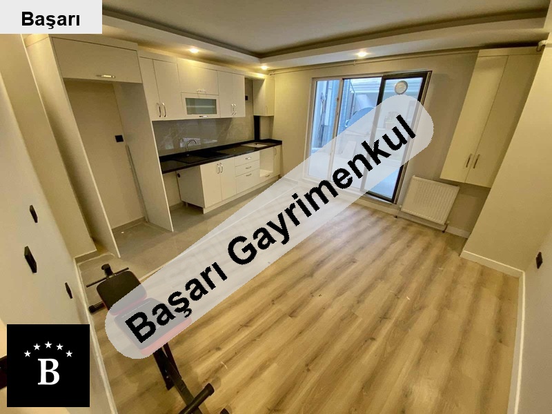Başarı'dan i̇stanbul  bostanci spori̇um'da 5 yillik 2+1 bahçe terasli