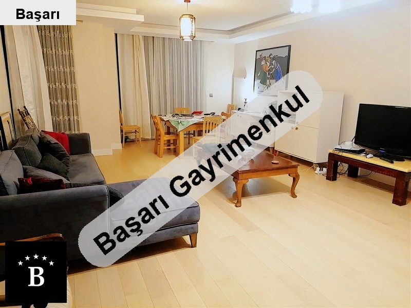 Başarı'dan fenerbahçe'nin en güzel sokaginda yeni büyük m2 havuzlu 3 + 1