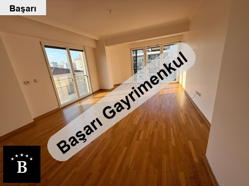Başarı'dan erenköy bağdat'a çok yakin si̇te özelli̇kli̇ 3+1 lux satilik dai̇re