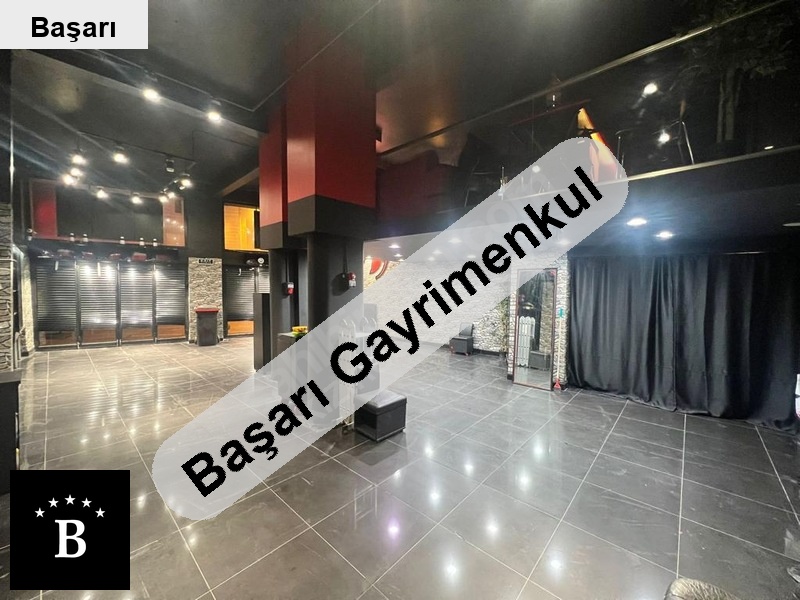 Başarı'dan acıbadem sinde araç girişli yüksek tavanlı geniş cepheli