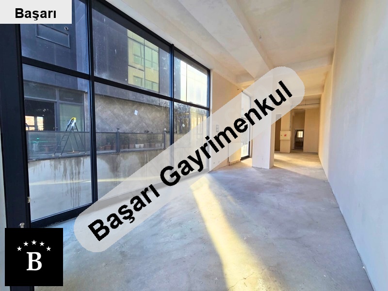 Başarı'dan sahrayıcedit e5te sıfır binada satılık i̇şyeri  deposu net145m2