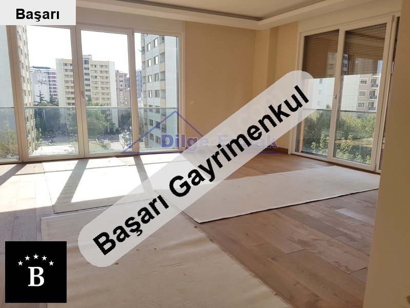 Başarı'dan çiftehavuzlar sahilde 4+ 1 balkonlu 8yıllık lüks satılık daire