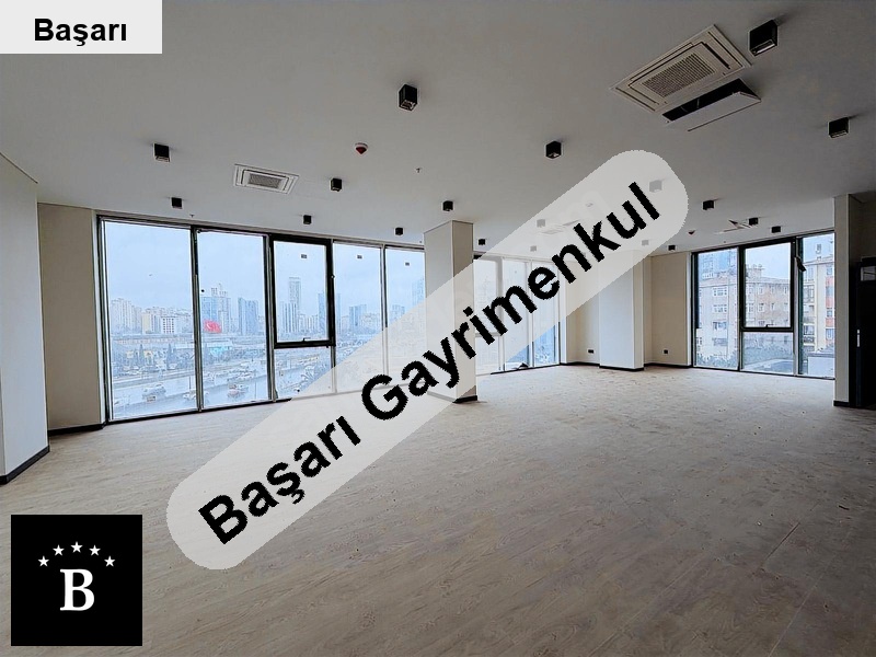Başarı'dan kozyatağı e5  i̇nönü si ne çift cephe satılık ofis