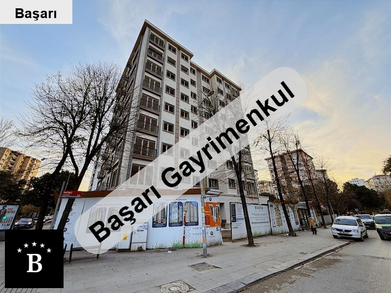 Başarı'dan yetki̇li̇ i̇nönü cad üzeri̇nde 16m2 balkonlu ebanyolu 120m2 3+1