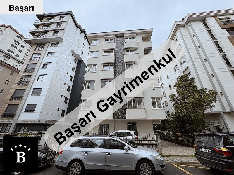 Başarı'dan bostanci'da ebeyn banyolu metroya yakin kocayol cad komşu 3+1