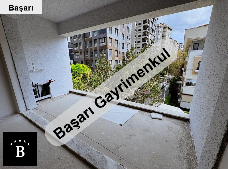 fenerbahçe sahi̇l parseli̇nde buti̇k bi̇nada 125m²net