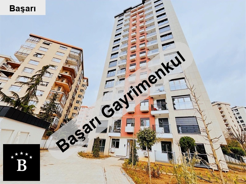 Başarı'dan şenesenevler'de si̇tede yüzme havuzlu si̇te 2+1 balkon lüx