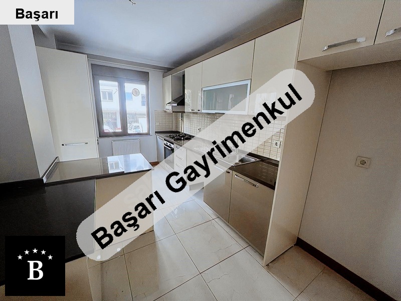 Başarı'dan boş  şenesenevler de balkonlu ebeynli̇ 100 m2 net 3+1