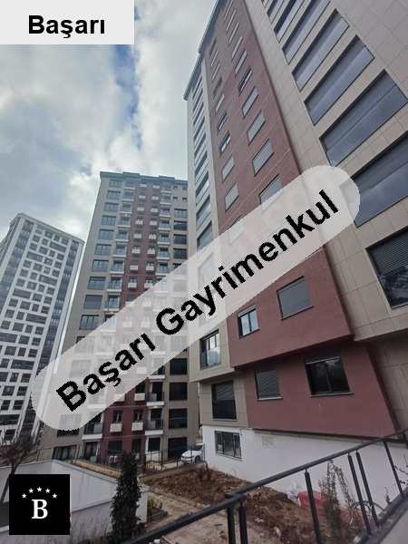 Başarı'dan balkonlu kapali havuzlu akilli ev 2+1