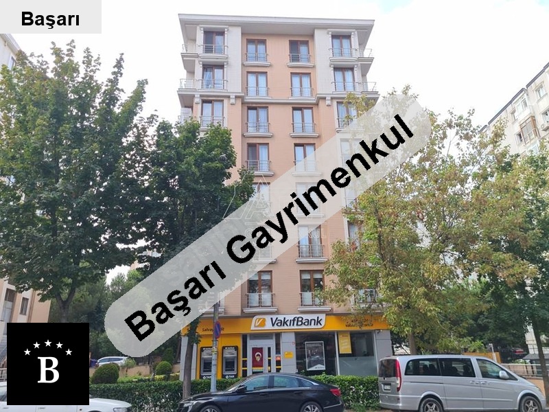 Başarı'dan kadıköy 19 mayıs i̇nönü cad üstünde genç binada 3+1 satılık daire