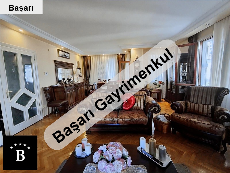Başarı'dan bağdat si̇ne çok yakin katta tek 140 m2 net 4+1