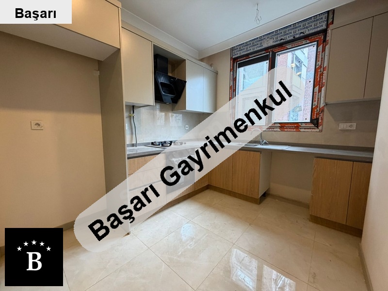 Başarı'dan ci̇da sifir bi̇nada balkonlu 125m2 boş 3+1