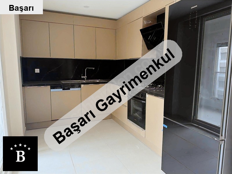 Başarı'dan fenerbahçe ordu evine yakın kısmi deniz manzaralı 4+1 satılık