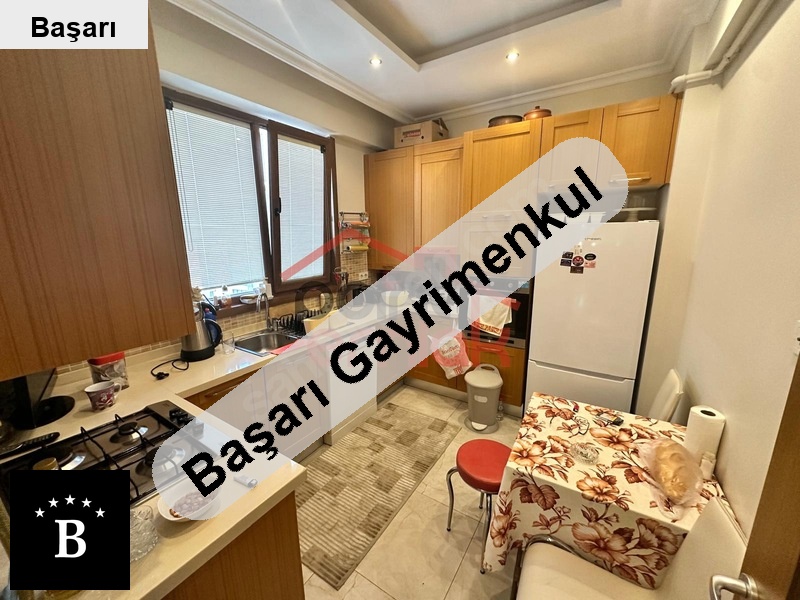 Başarı'dan suadi̇ye  2015 yapimi bi̇na 36m2 salonlu 2+1 satilik