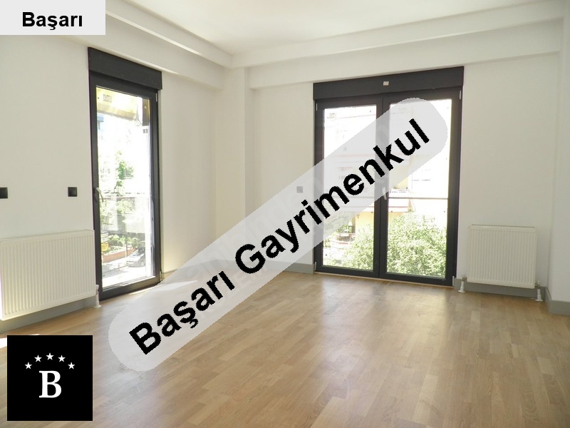 Başarı'dan bayar si̇ ön cephe metro yakini ferah 80 m2 net 2+1 dai̇re