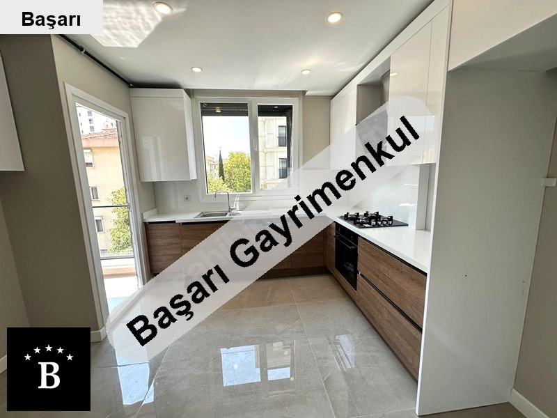 Başarı'dan bostanci merkezde metro tren bağdat'a yakin 3+1 2 banyo+balkon